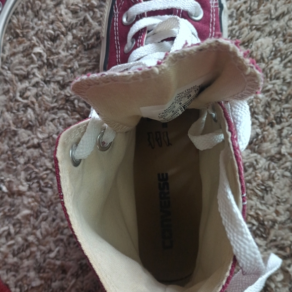 Chucks - Picture 6 of 6